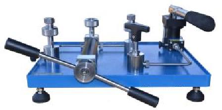 5de5c9e591b03.jpg JLC2001台式气压源.jpg